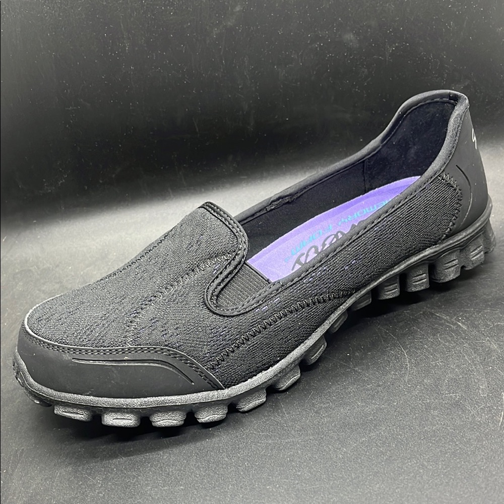Like New Skechers Slip-On Black & Purple Women's Comfort Shoes Size 8.5